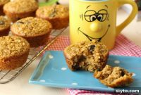 Handheld Harvest Pumpkin Oatmeal Muffins