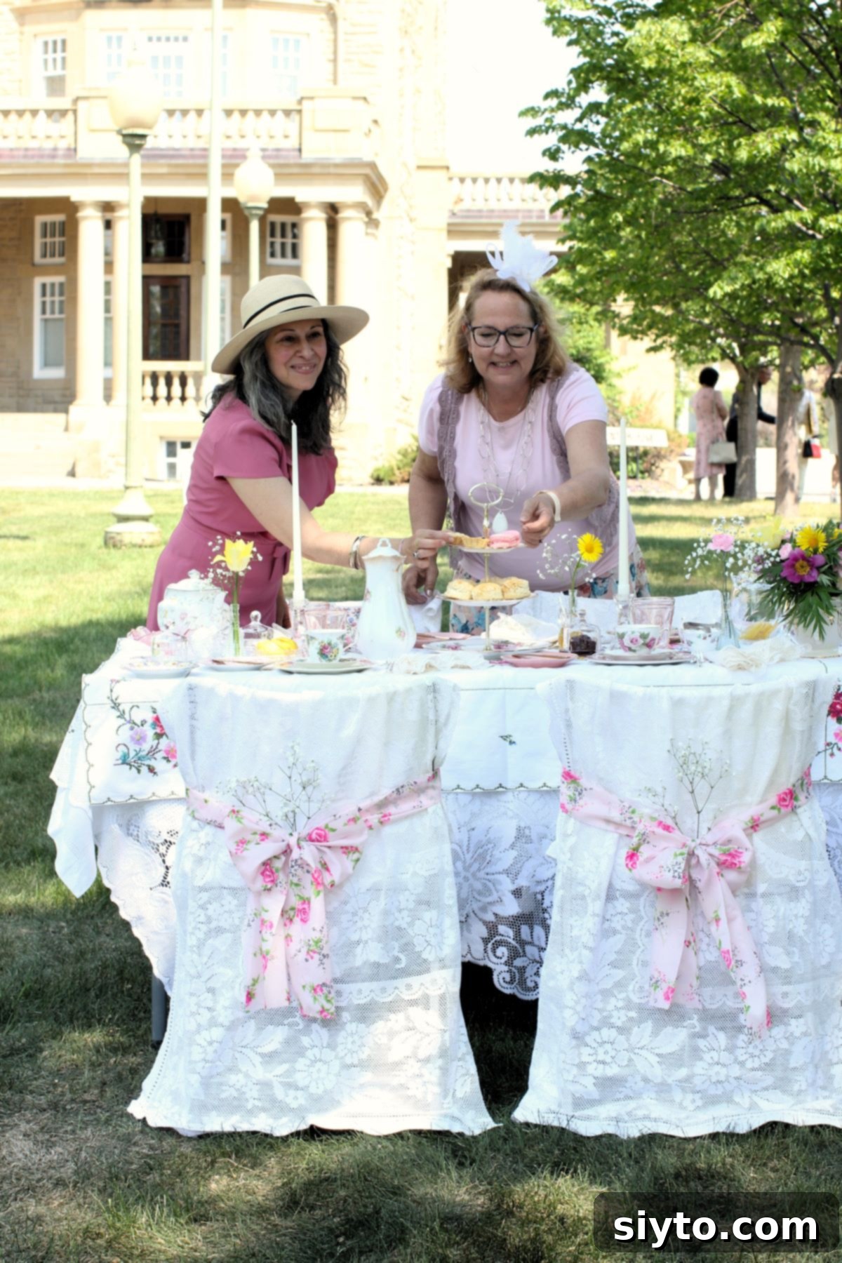 Nicoletta and Margaret putting the finishing touches on the table.